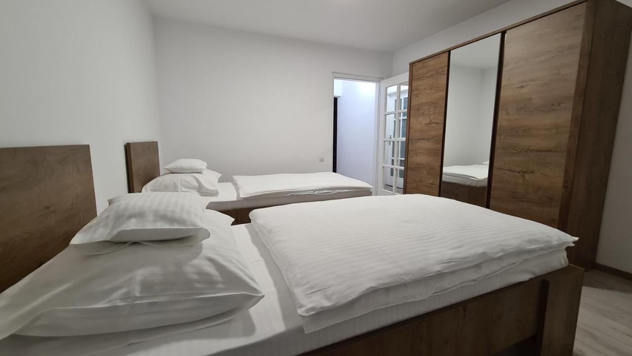Apartament Sorina Maria Appartamento Deva Esterno foto
