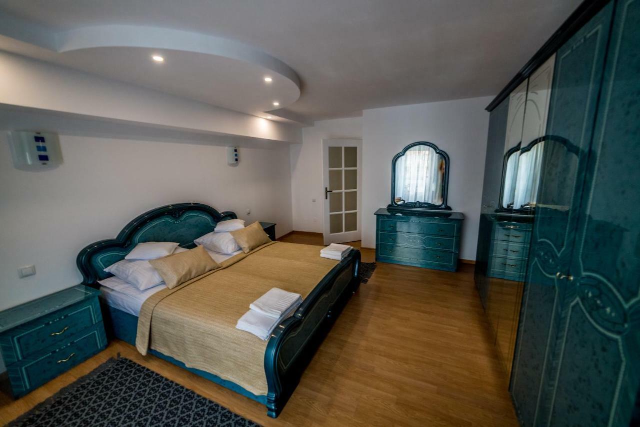 Apartament Sorina Maria Appartamento Deva Esterno foto