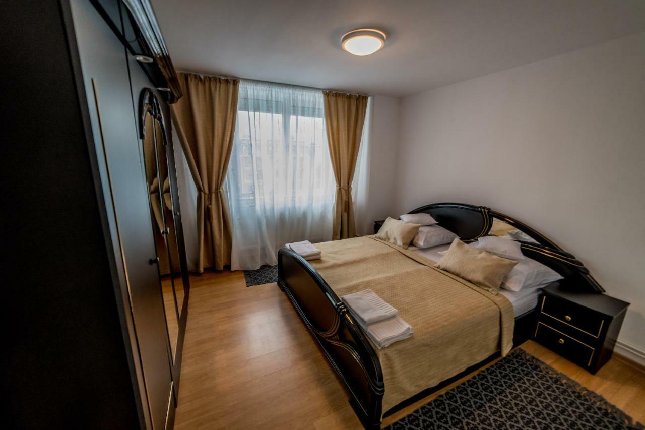 Apartament Sorina Maria Appartamento Deva Esterno foto