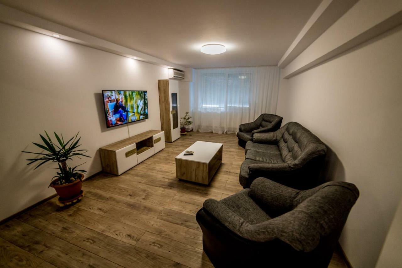 Apartament Sorina Maria Appartamento Deva Esterno foto