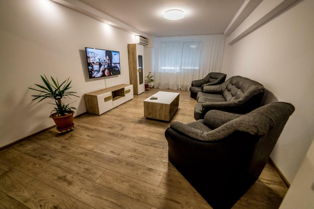 Apartament Sorina Maria Appartamento Deva Esterno foto