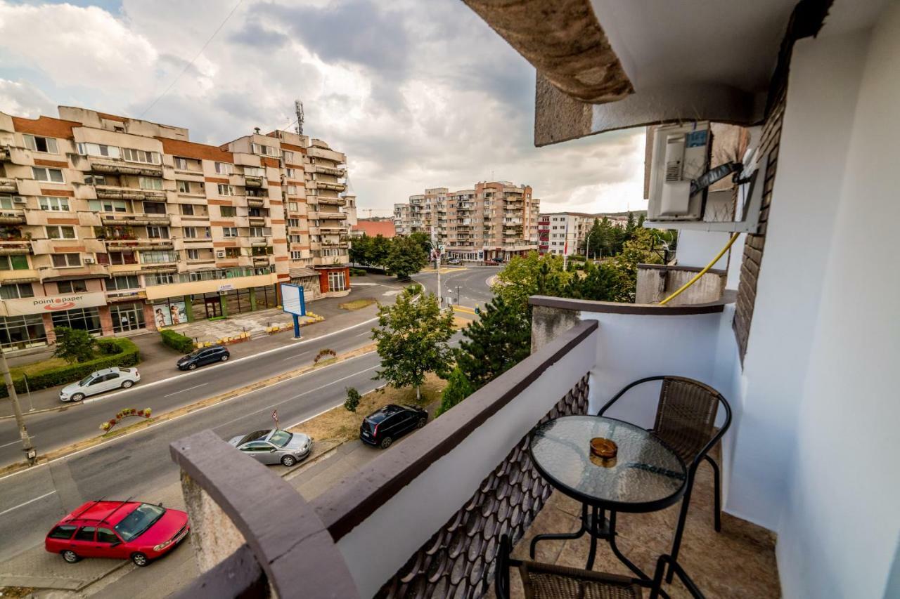 Apartament Sorina Maria Appartamento Deva Esterno foto