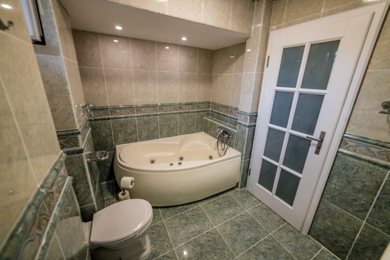 Apartament Sorina Maria Appartamento Deva Esterno foto