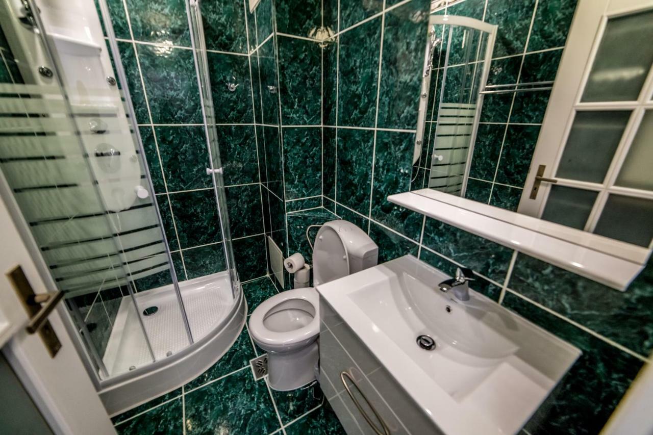 Apartament Sorina Maria Appartamento Deva Esterno foto
