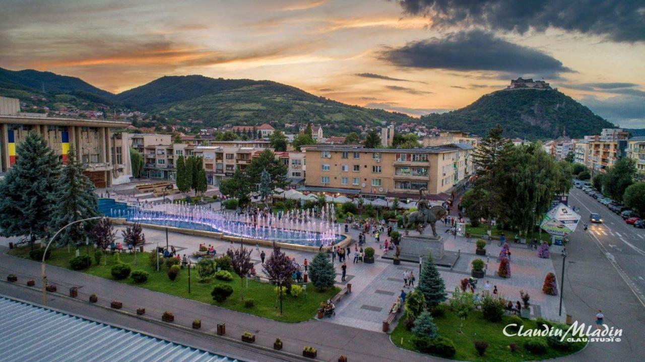 Apartament Sorina Maria Appartamento Deva Esterno foto
